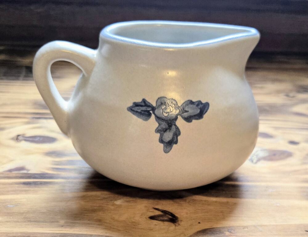 Vintage Pfaltzgraff Yorktowne Stoneware Creamer Gravy Boat Pitcher Blue Floral